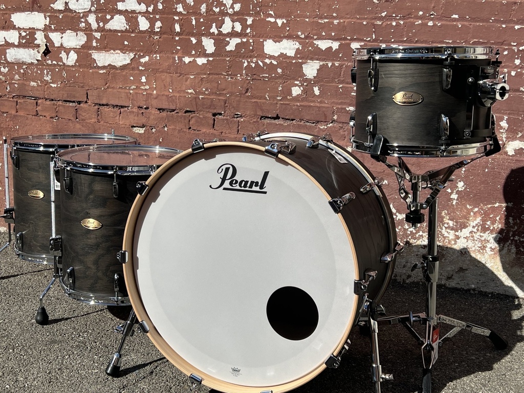 Pearl Session Studio Select 4-Piece Drum Set (24" Bass 13/16/18" Toms) Black Satin Ash