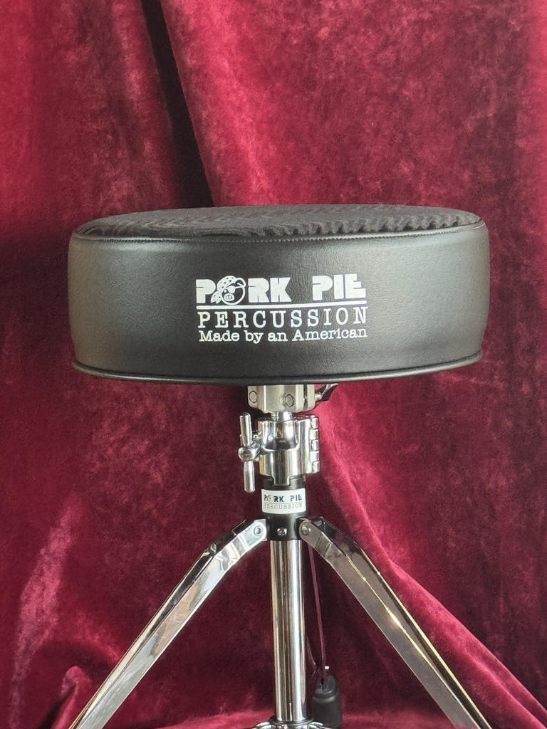 [PPRTH-FB-BW] Pork Pie Percussion Round Throne - Flat Black Side w/ Black Wavy Top