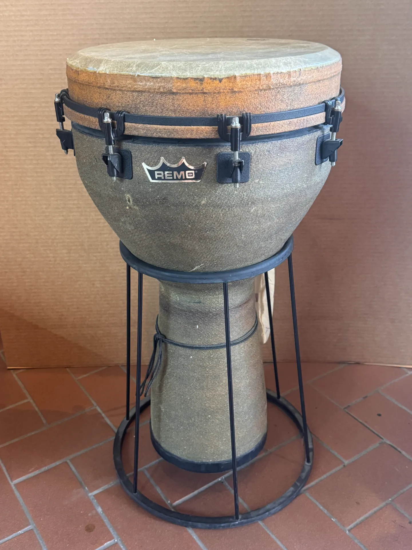[U-Remo14dj] Used - REMO 14" Mondo Djembe w/ Basket Stand